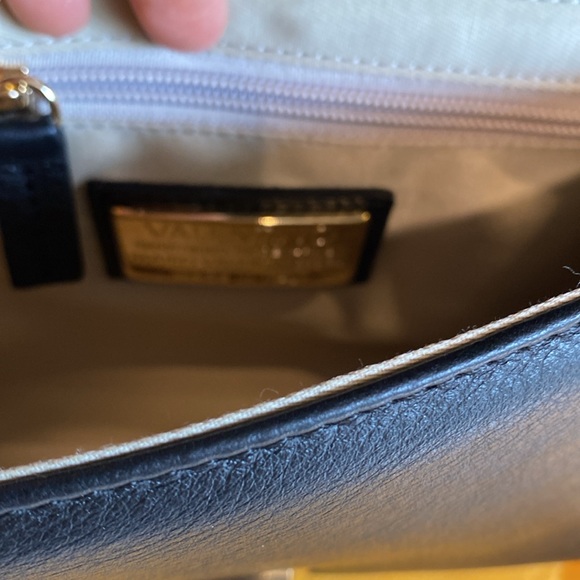 VALENTINO BY MARIO VALENTINO
Beatriz D Leather Shoulder Bag - Picture 8 of 11